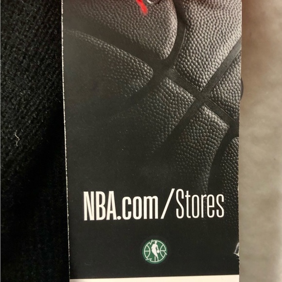 NWT NBA 2020 All Star Game Chicago Winter Warm Pom Pom Hat Youth Sz Acrylic - Picture 4 of 8